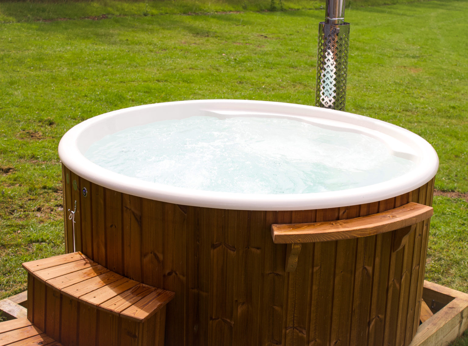 Glamping-hot-tub-TR Photo - Foxholes Farm